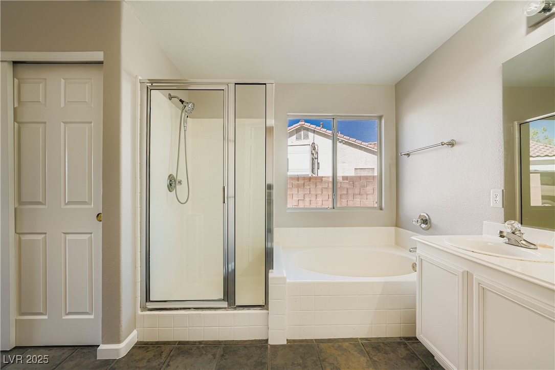 9513 Kelly Creek Avenue