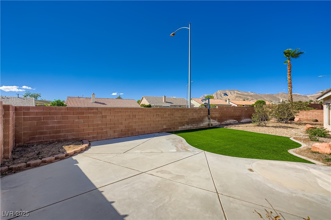 9513 Kelly Creek Avenue