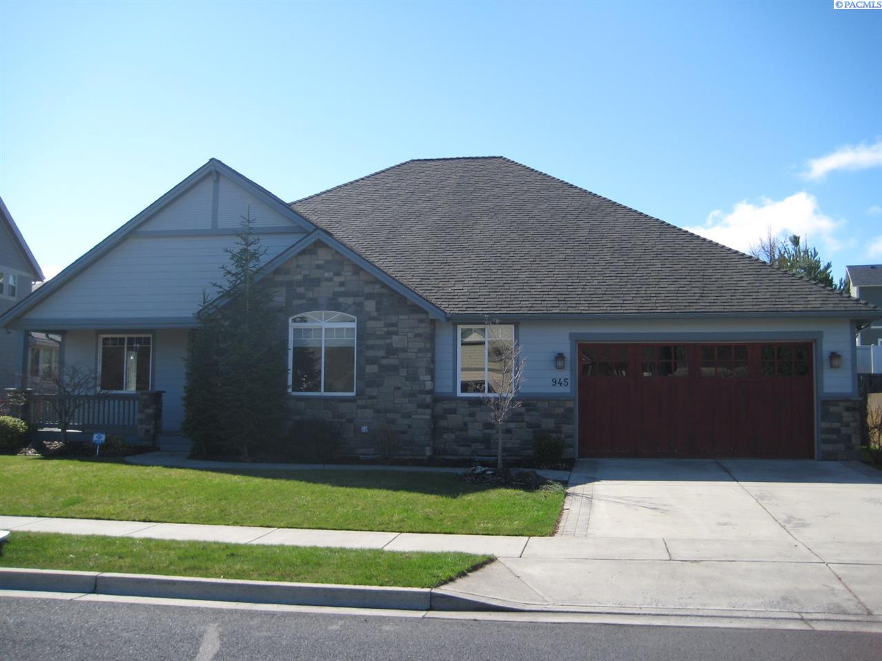 945 SW Center Street