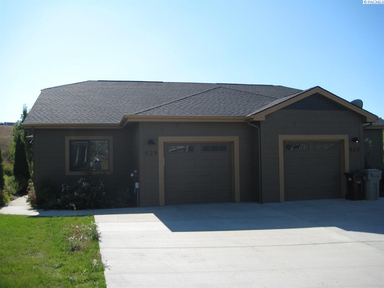 925 NW Valley View
