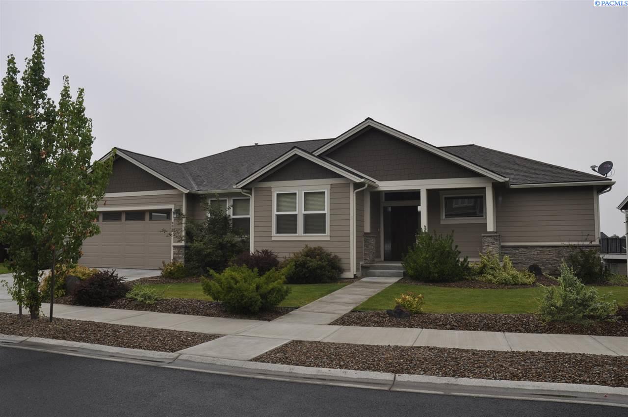 800 SW Finch Way