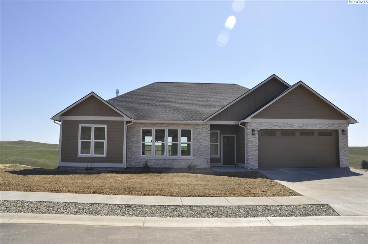 585 SW Wallowa Street