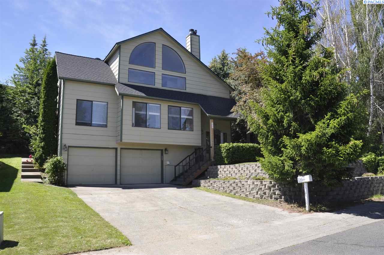 825 SE Lori Ct