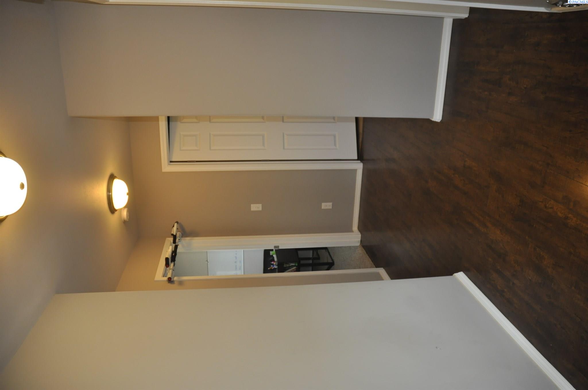 604 Palouse CT