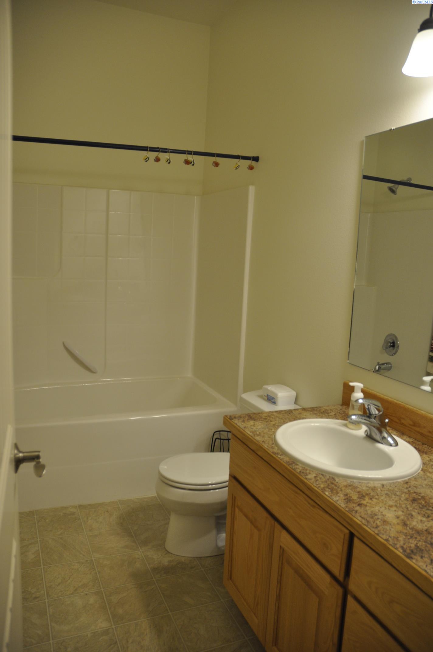725 NW Terre View