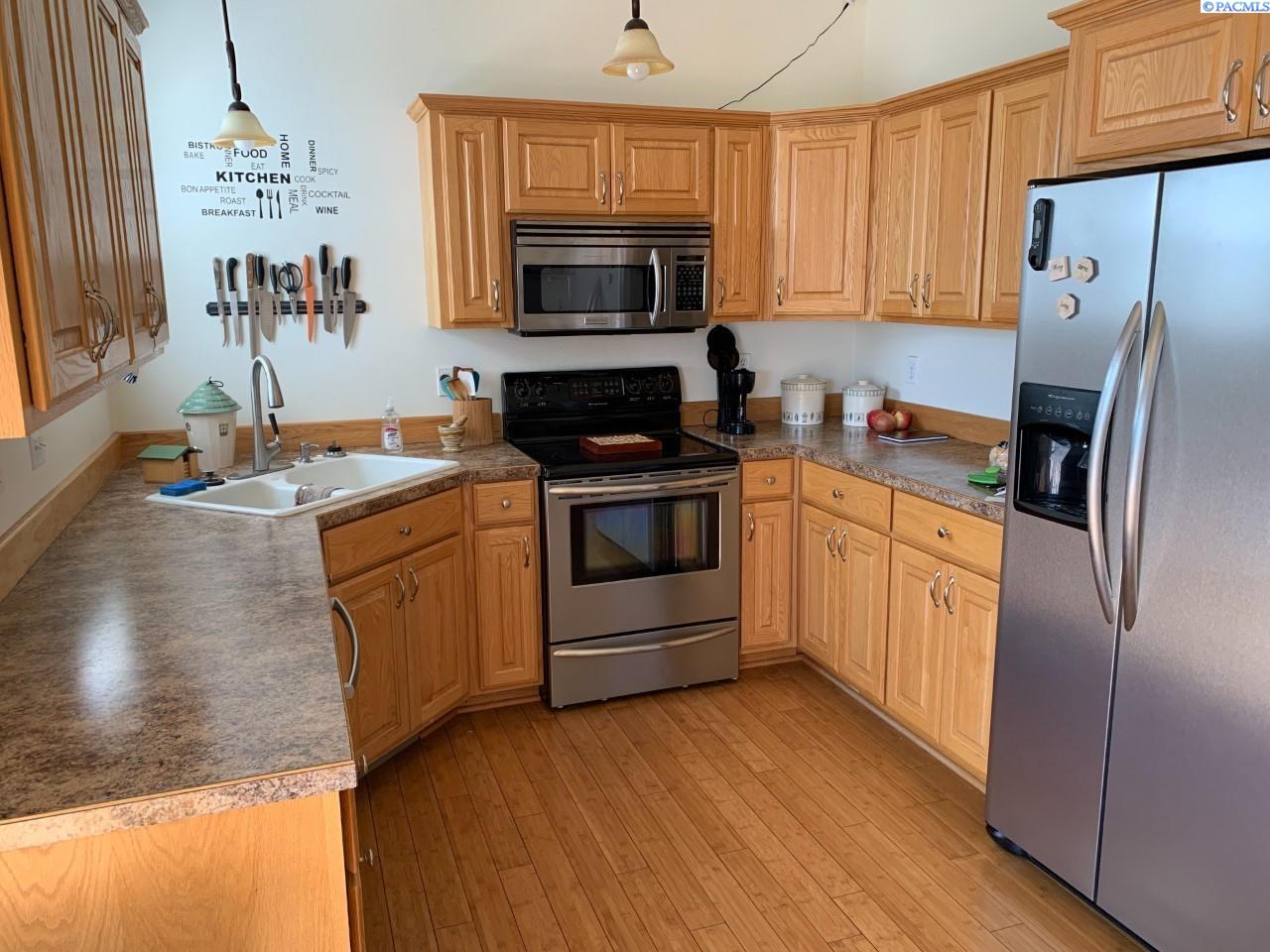 725 NW Terre View