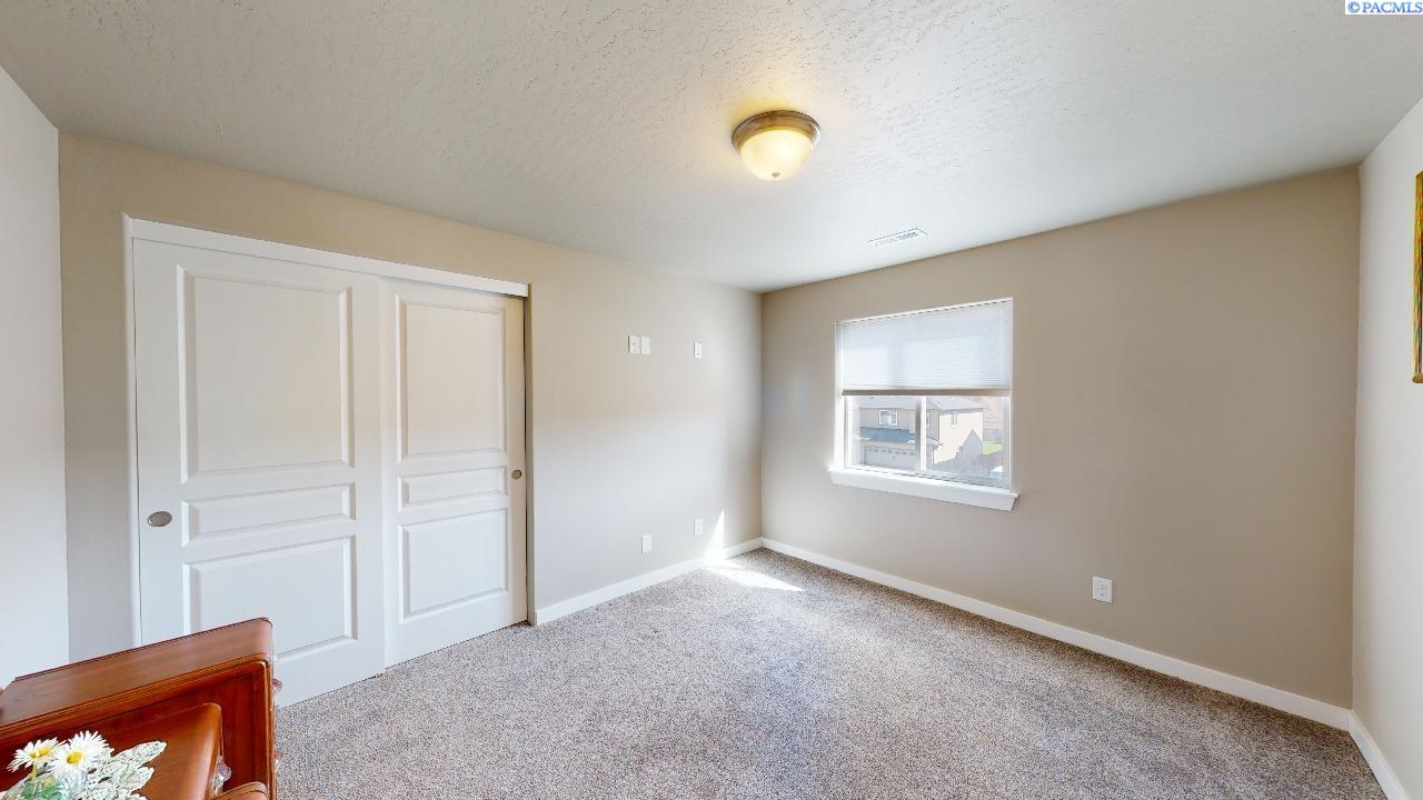 1910 SW Panorama DR