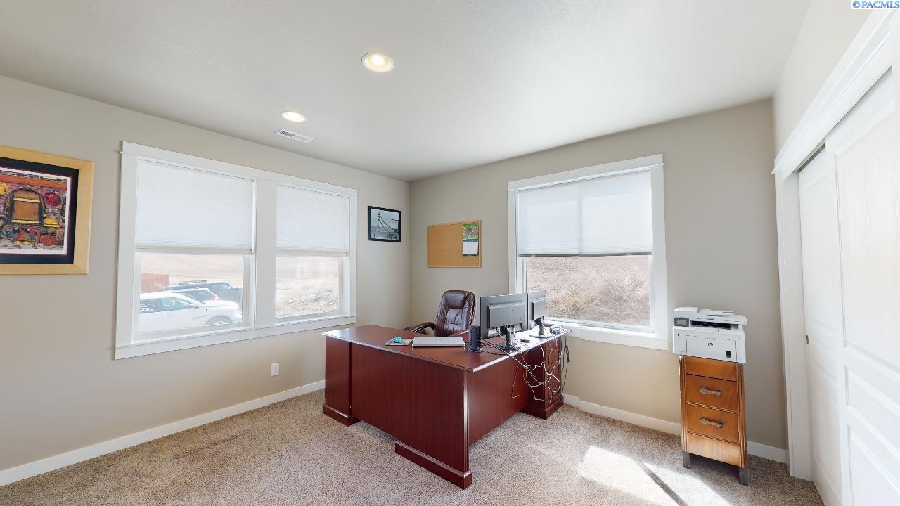 1910 SW Panorama DR