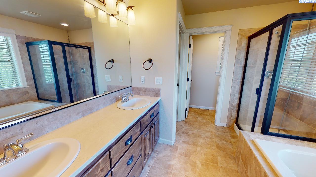 535 NW Jaycee Ct Unit Meadow Creek