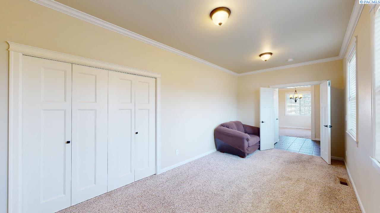 535 NW Jaycee Ct Unit Meadow Creek