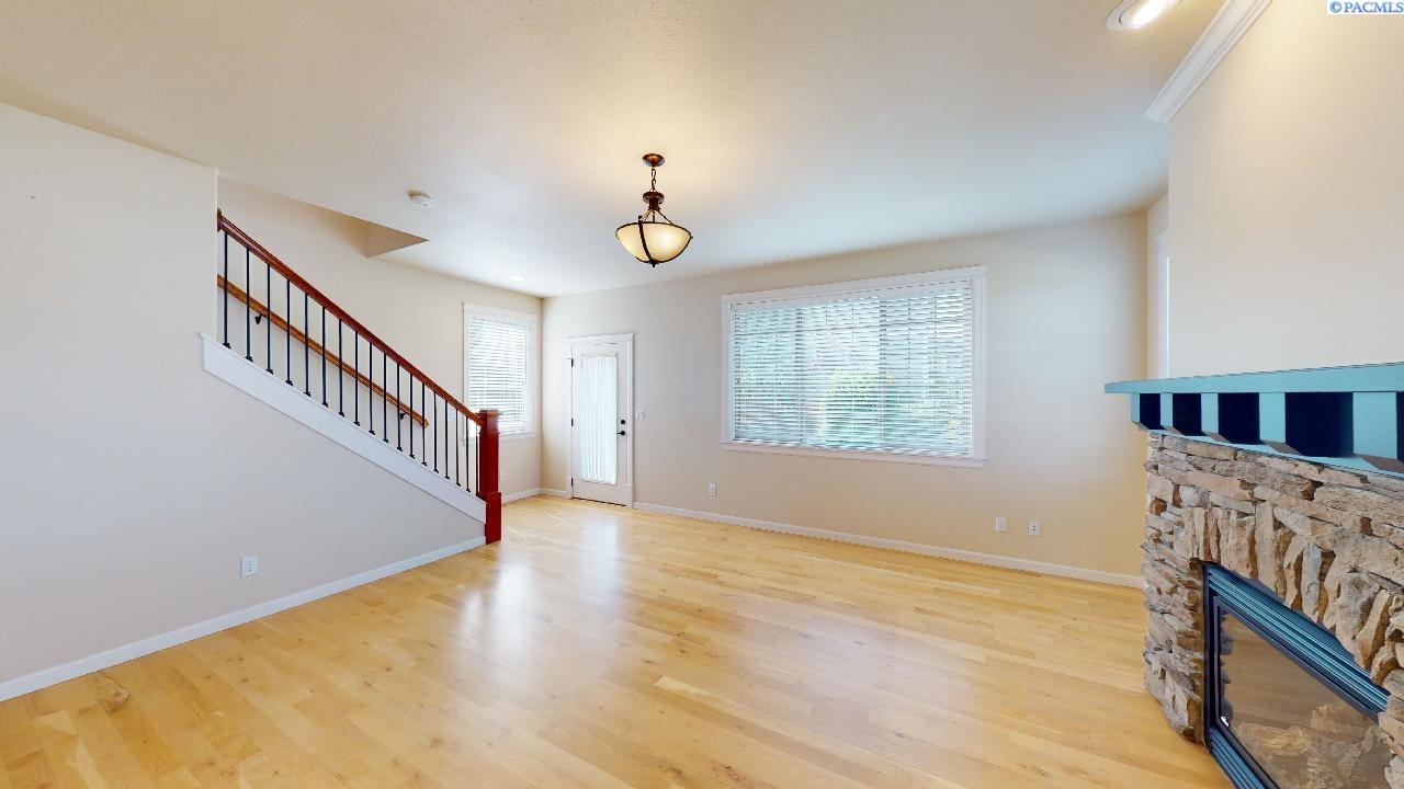 535 NW Jaycee Ct Unit Meadow Creek
