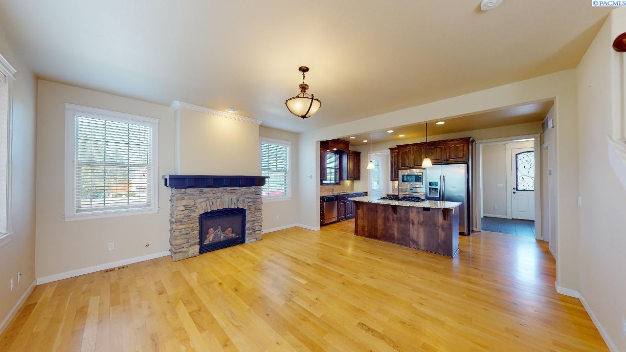 535 NW Jaycee Ct Unit Meadow Creek