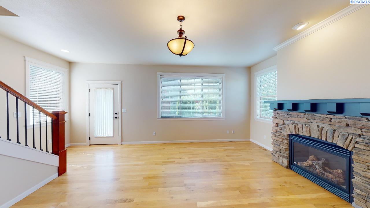 535 NW Jaycee Ct Unit Meadow Creek