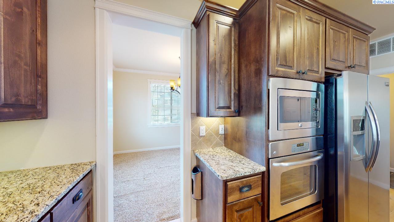 535 NW Jaycee Ct Unit Meadow Creek