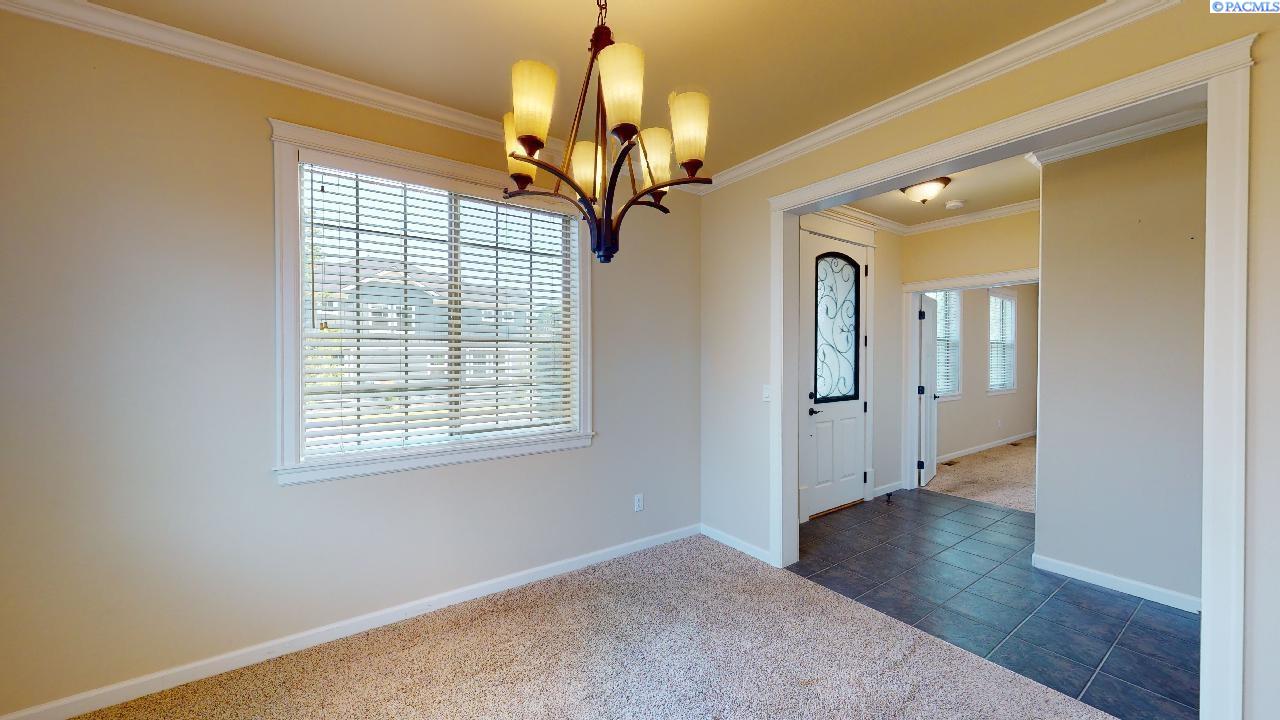 535 NW Jaycee Ct Unit Meadow Creek