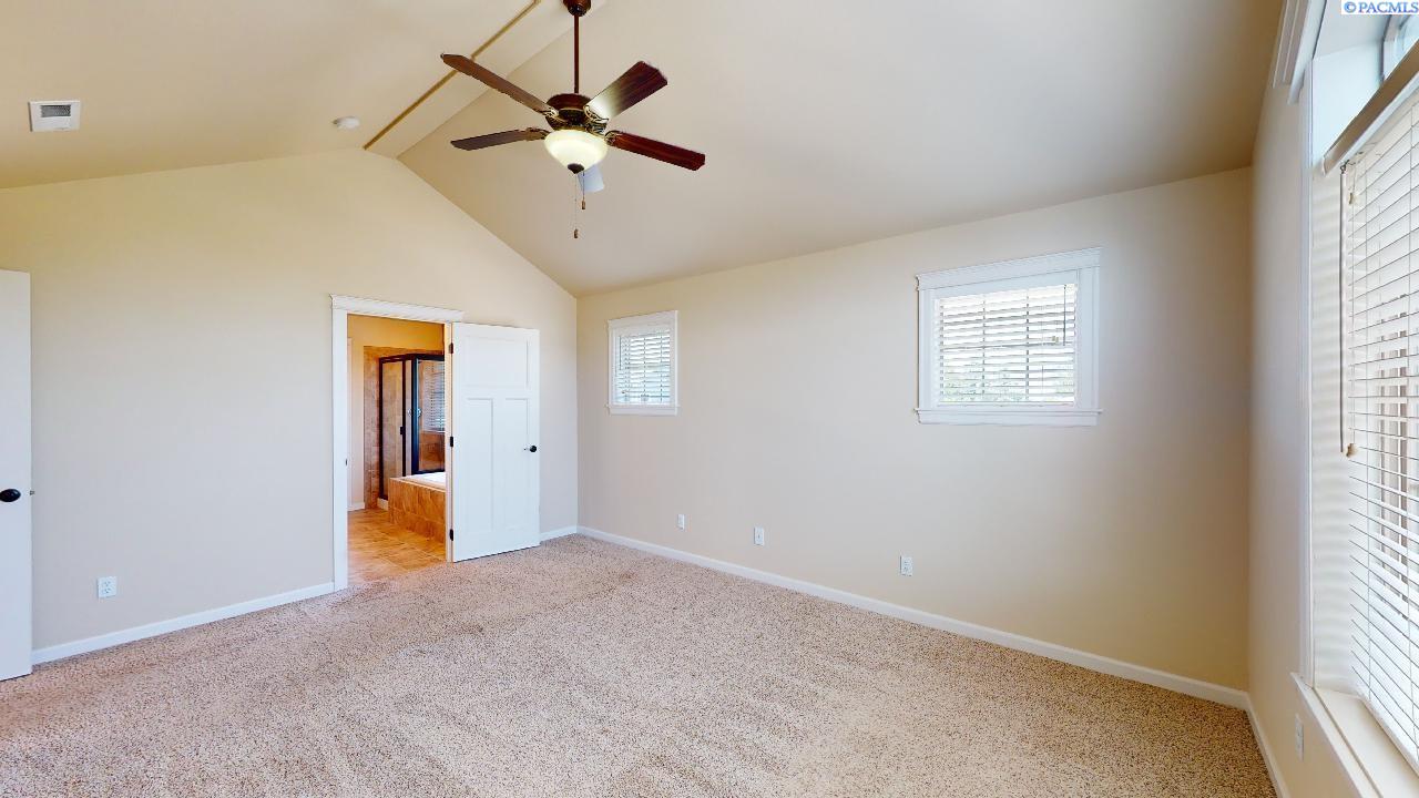 535 NW Jaycee Ct Unit Meadow Creek