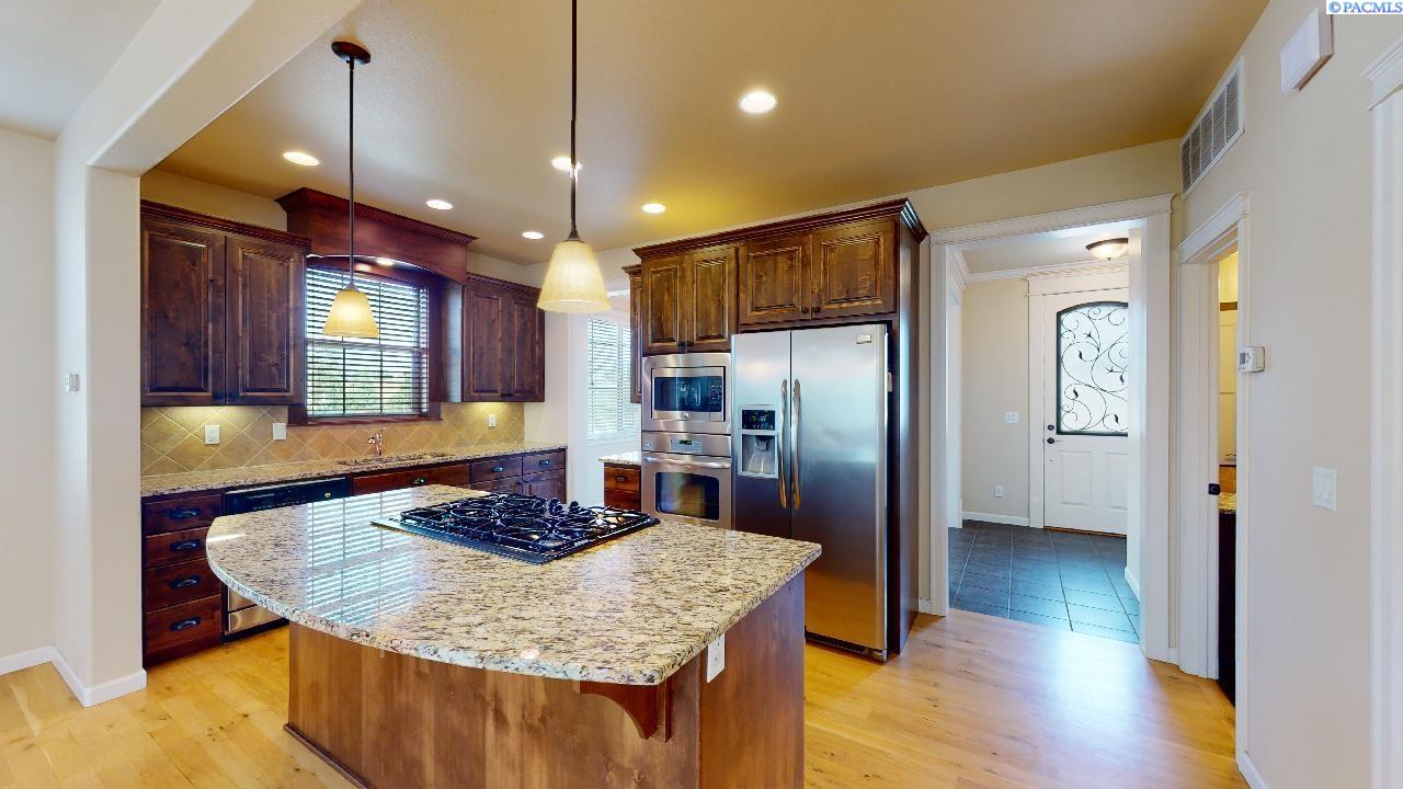 535 NW Jaycee Ct Unit Meadow Creek