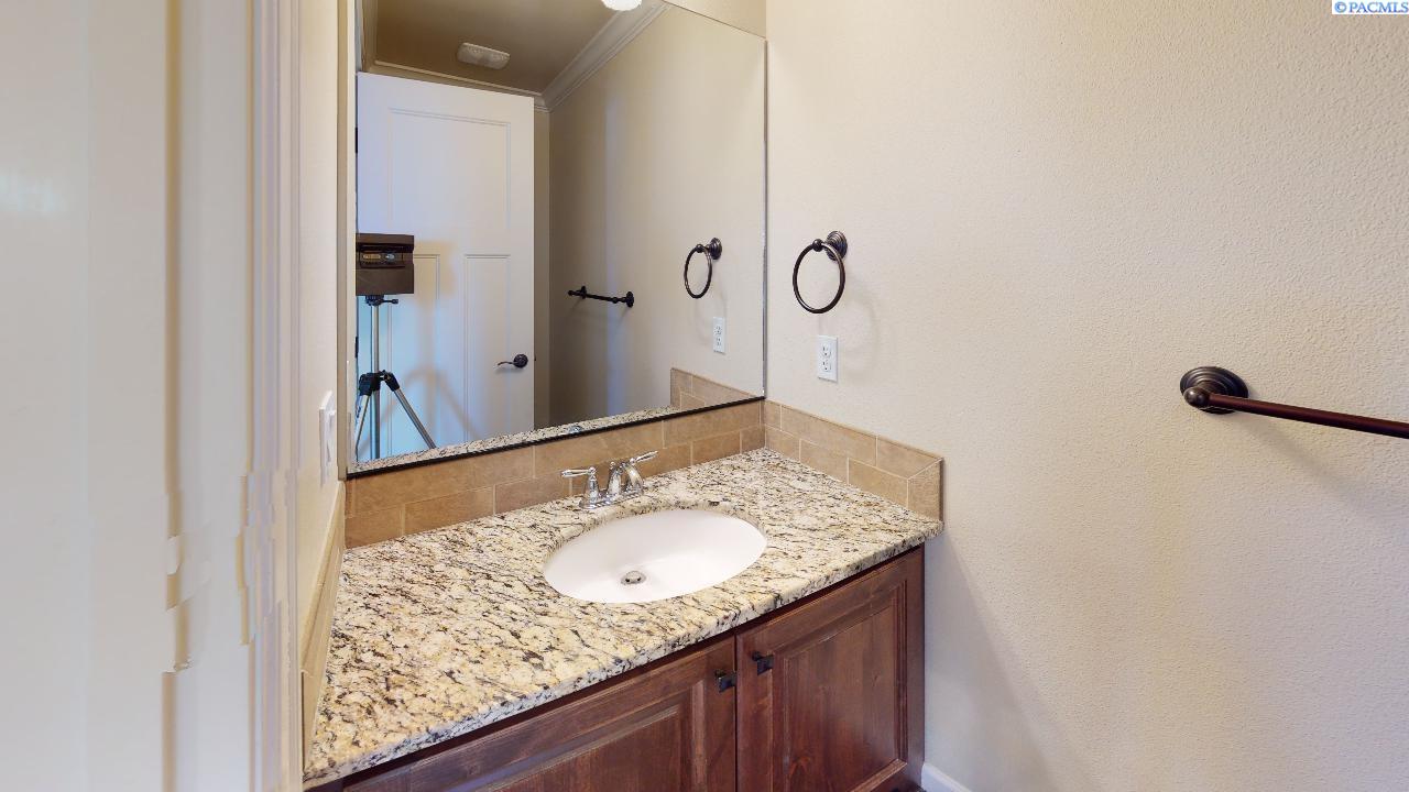 535 NW Jaycee Ct Unit Meadow Creek