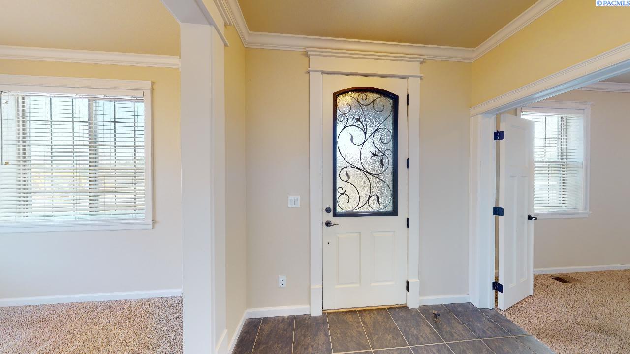 535 NW Jaycee Ct Unit Meadow Creek