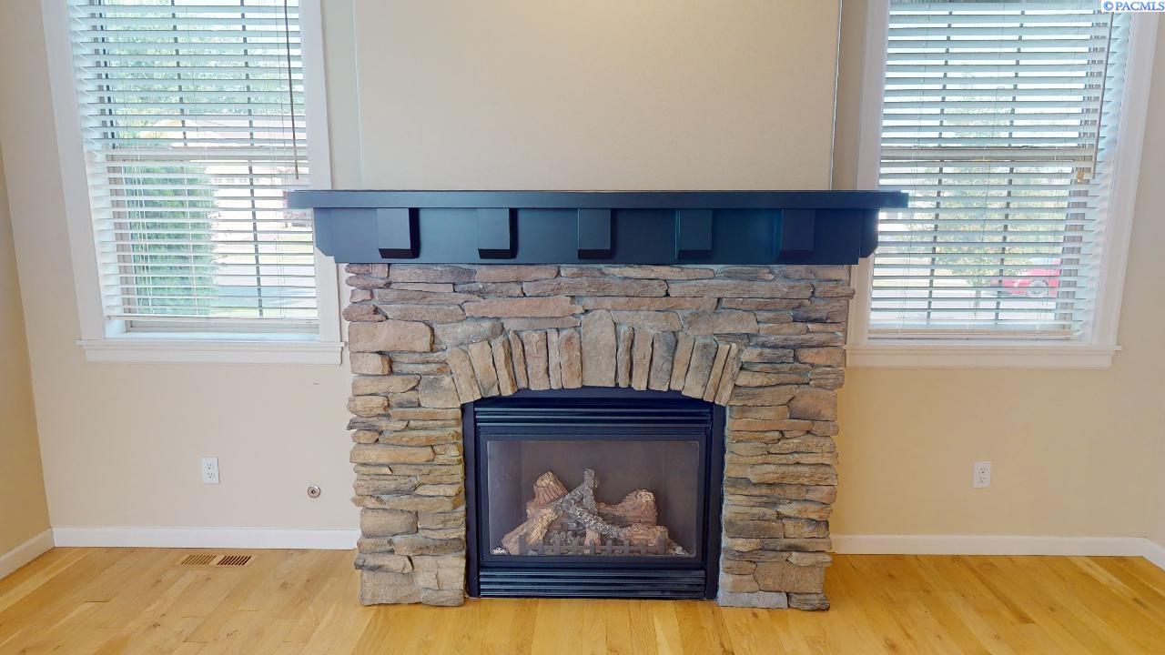 535 NW Jaycee Ct Unit Meadow Creek