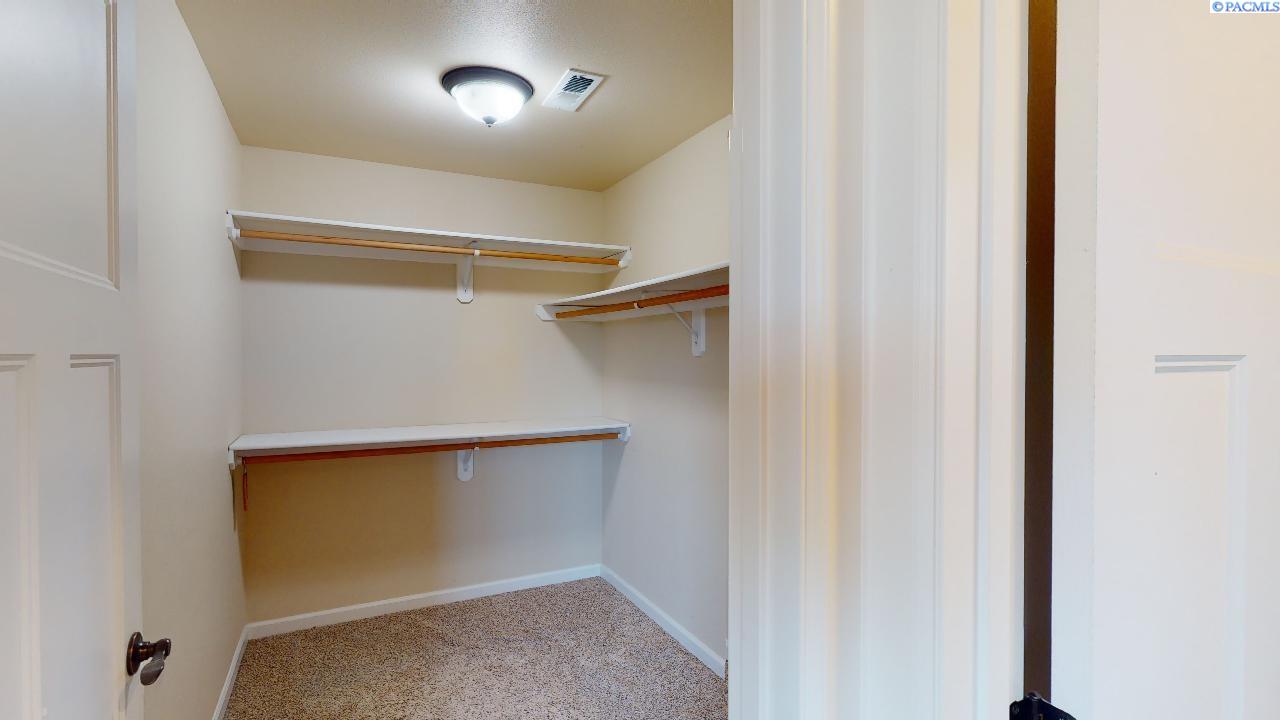 535 NW Jaycee Ct Unit Meadow Creek