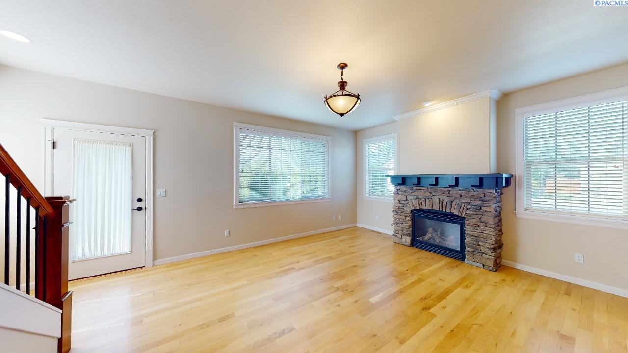 535 NW Jaycee Ct Unit Meadow Creek