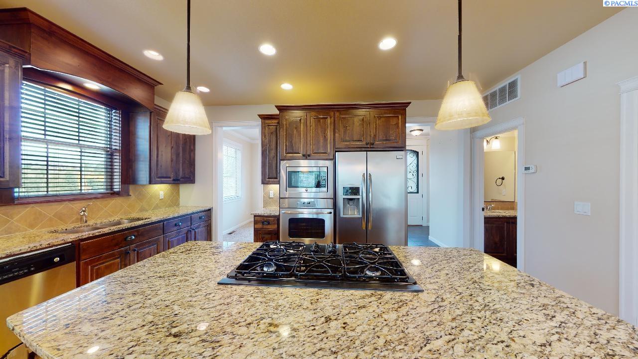 535 NW Jaycee Ct Unit Meadow Creek