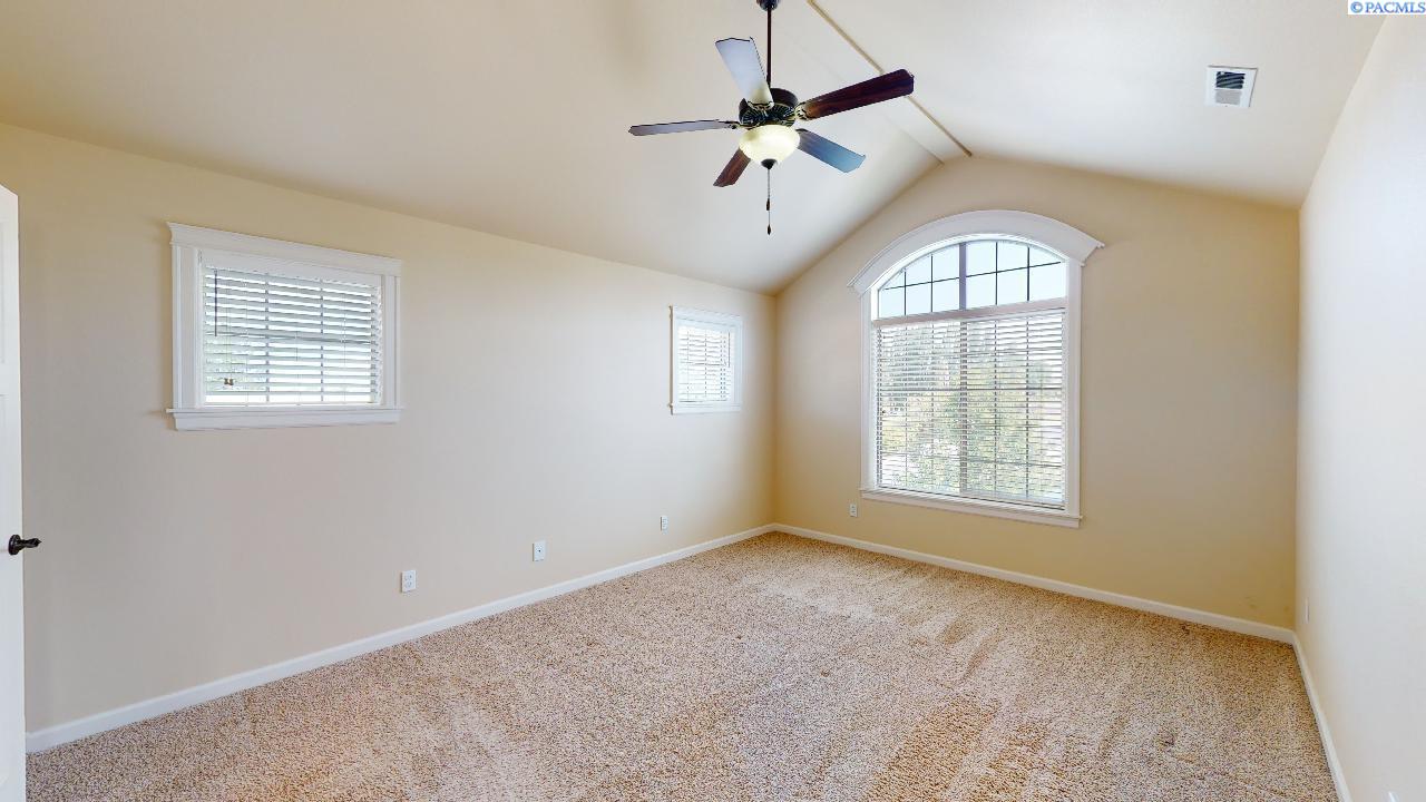 535 NW Jaycee Ct Unit Meadow Creek