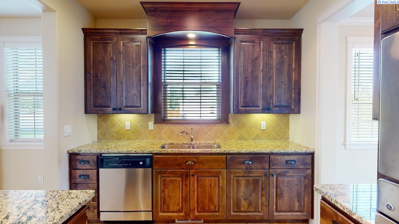 535 NW Jaycee Ct Unit Meadow Creek
