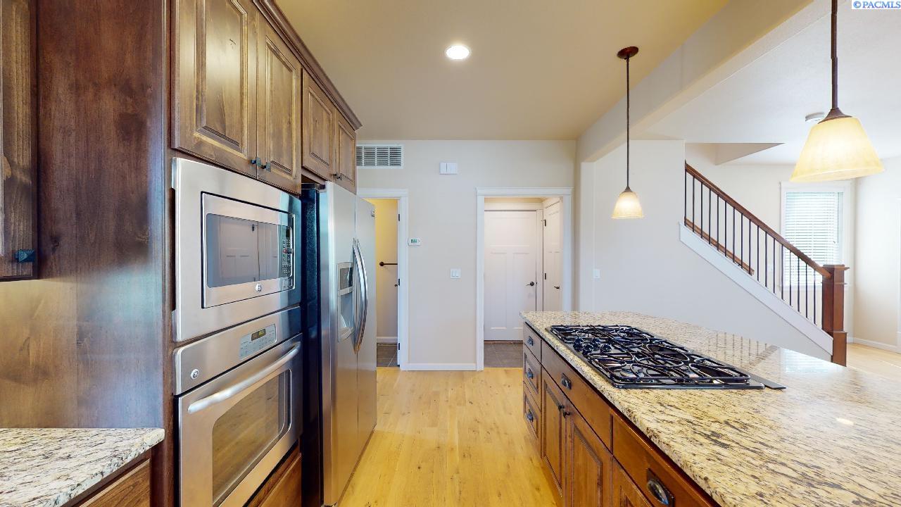 535 NW Jaycee Ct Unit Meadow Creek