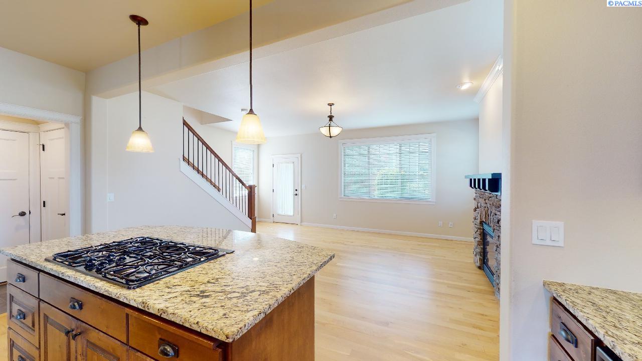 535 NW Jaycee Ct Unit Meadow Creek