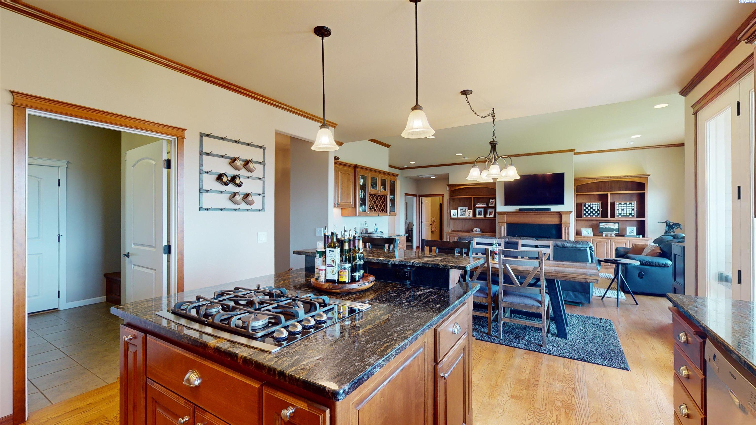 1880 SW Barclay Ridge Drive Unit AMAZING VIEWS