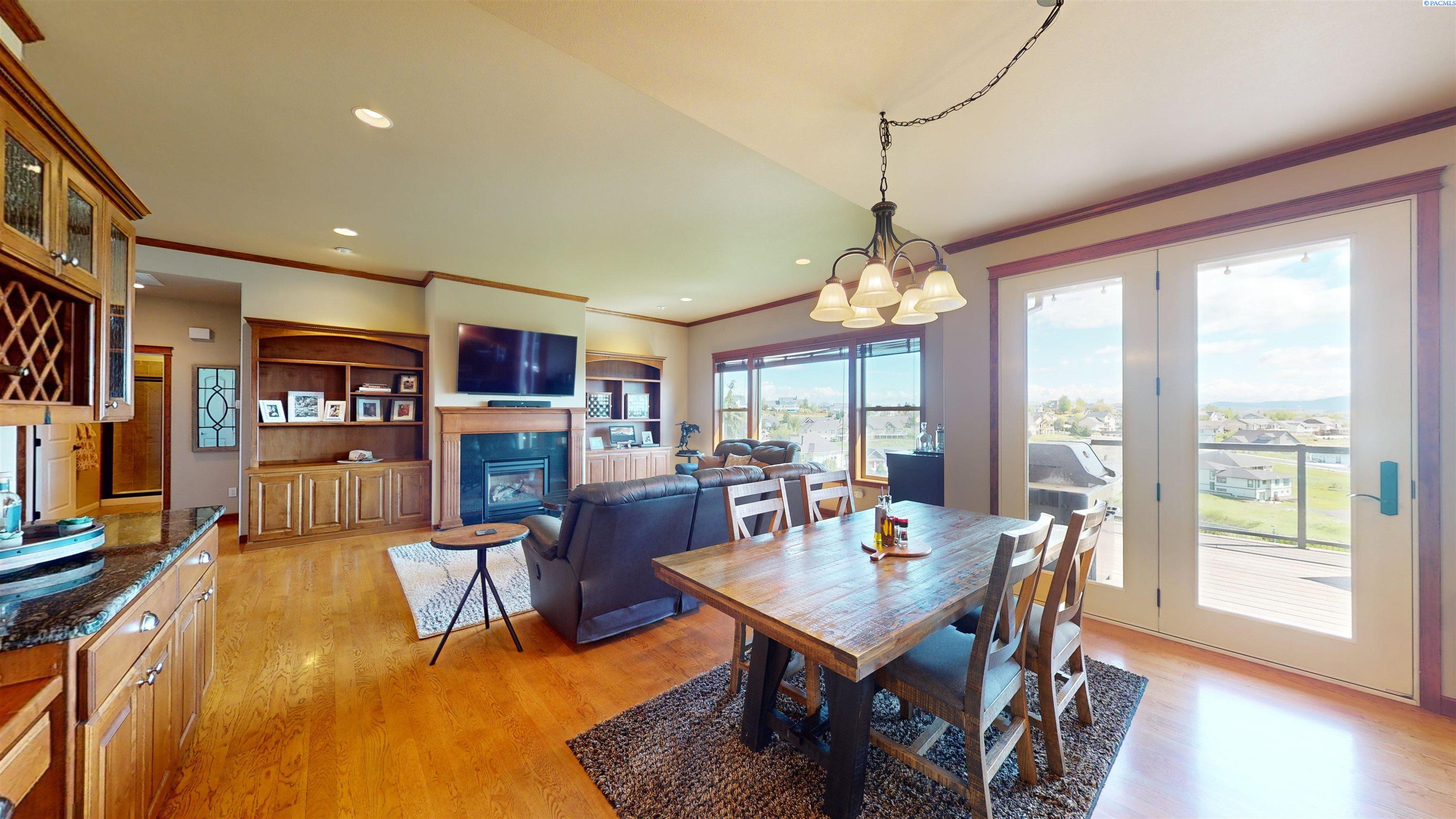 1880 SW Barclay Ridge Drive Unit AMAZING VIEWS
