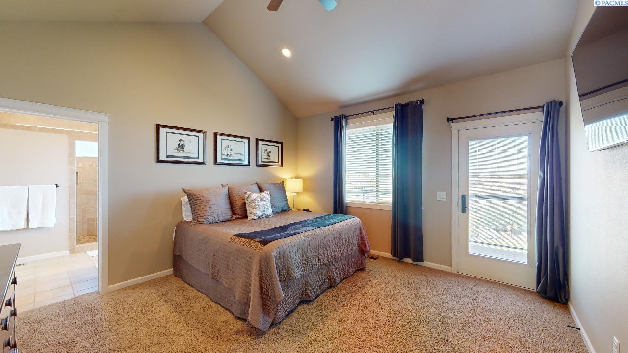 1880 SW Barclay Ridge Drive Unit AMAZING VIEWS
