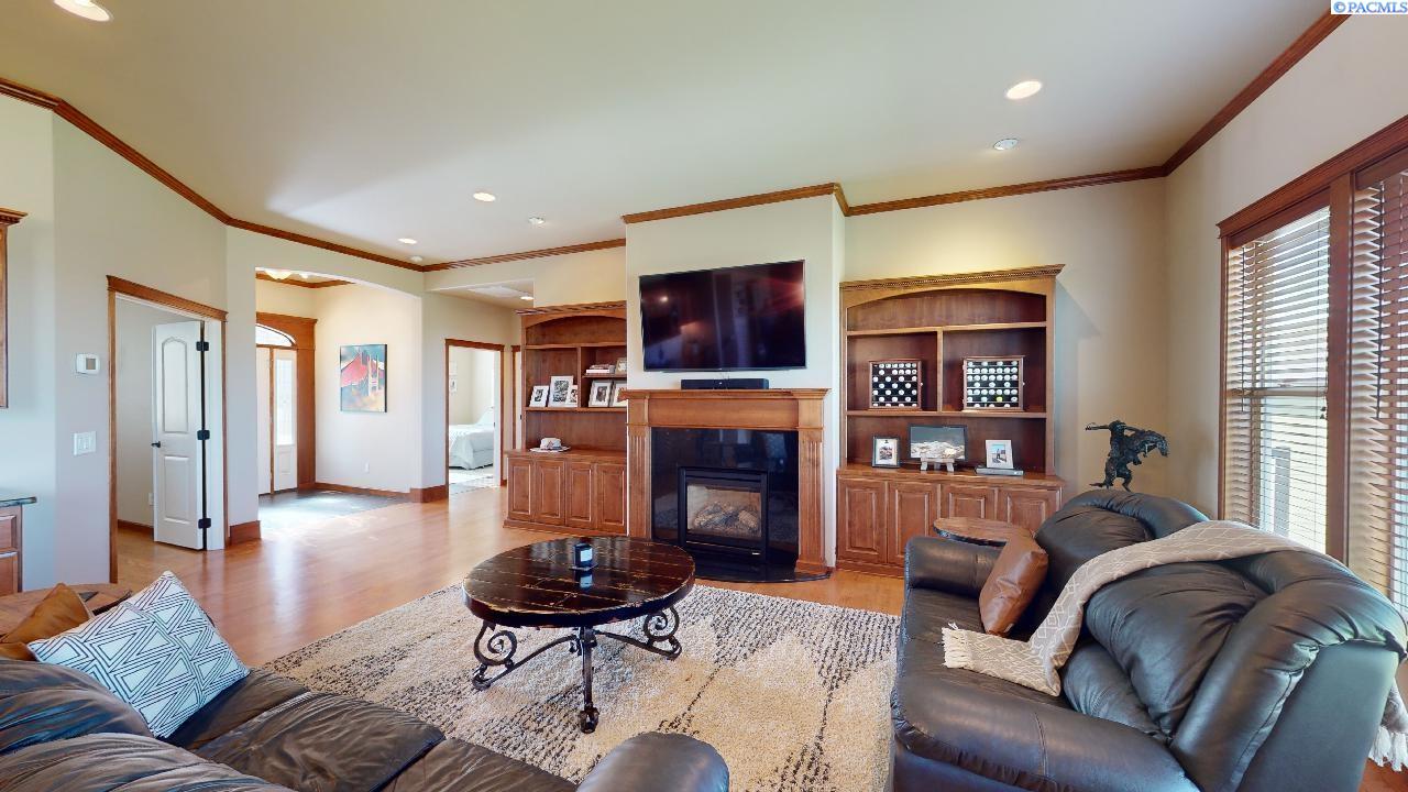 1880 SW Barclay Ridge Drive Unit AMAZING VIEWS