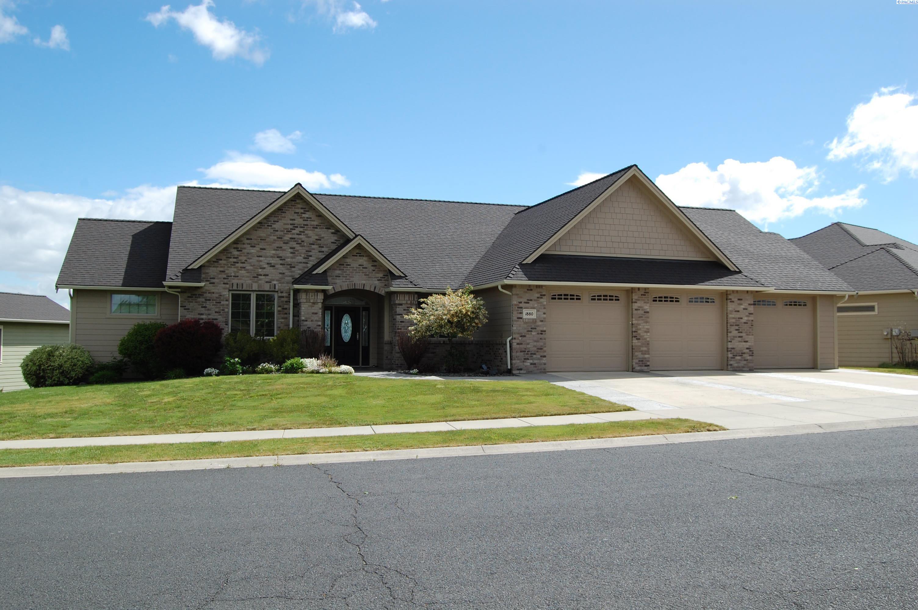 1880 SW Barclay Ridge Drive Unit AMAZING VIEWS