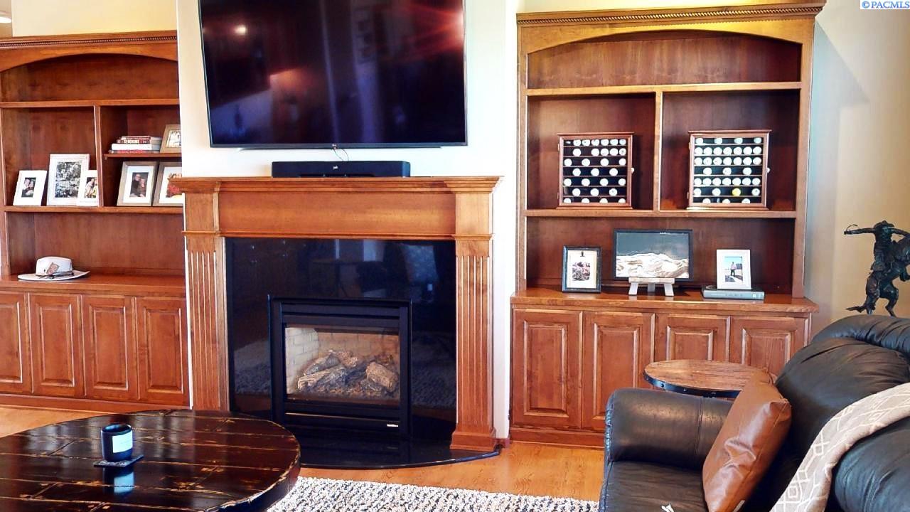 1880 SW Barclay Ridge Drive Unit AMAZING VIEWS