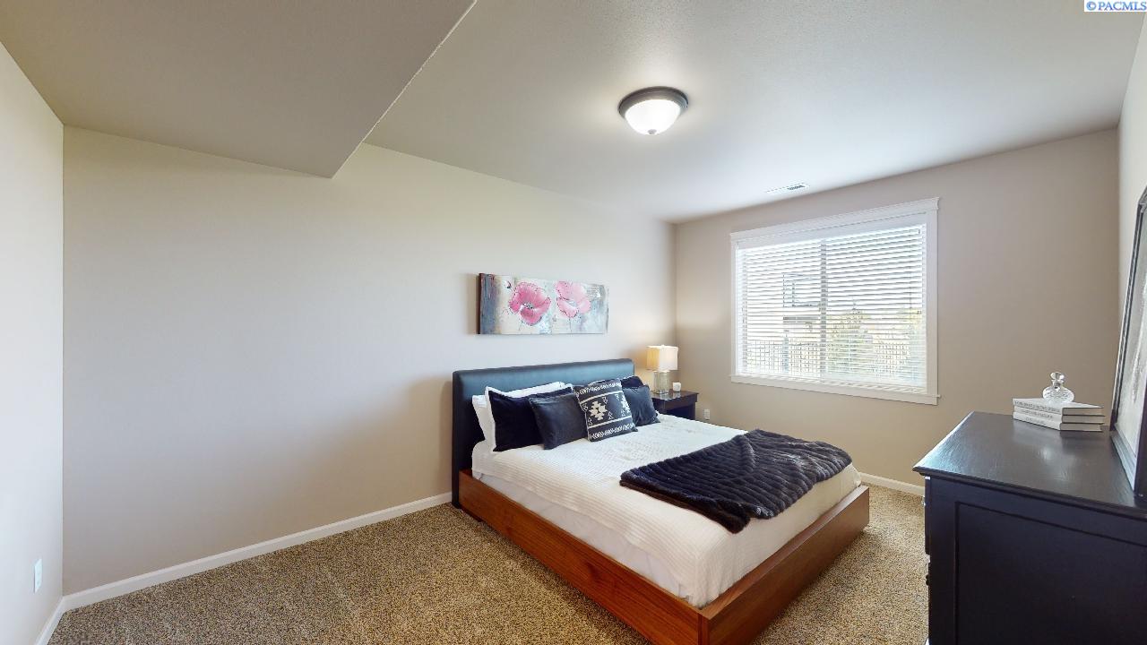 1880 SW Barclay Ridge Drive Unit AMAZING VIEWS