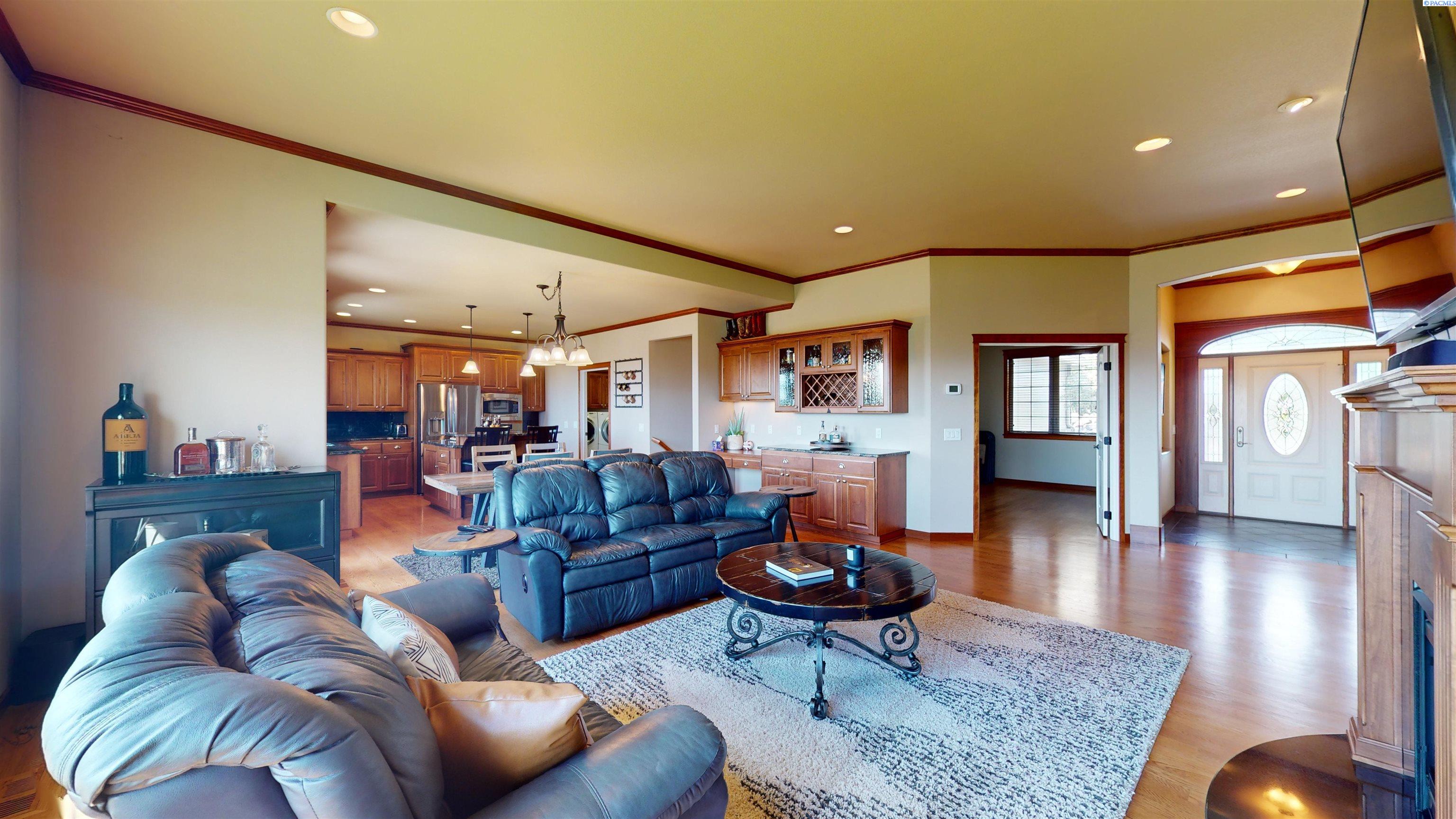 1880 SW Barclay Ridge Drive Unit AMAZING VIEWS