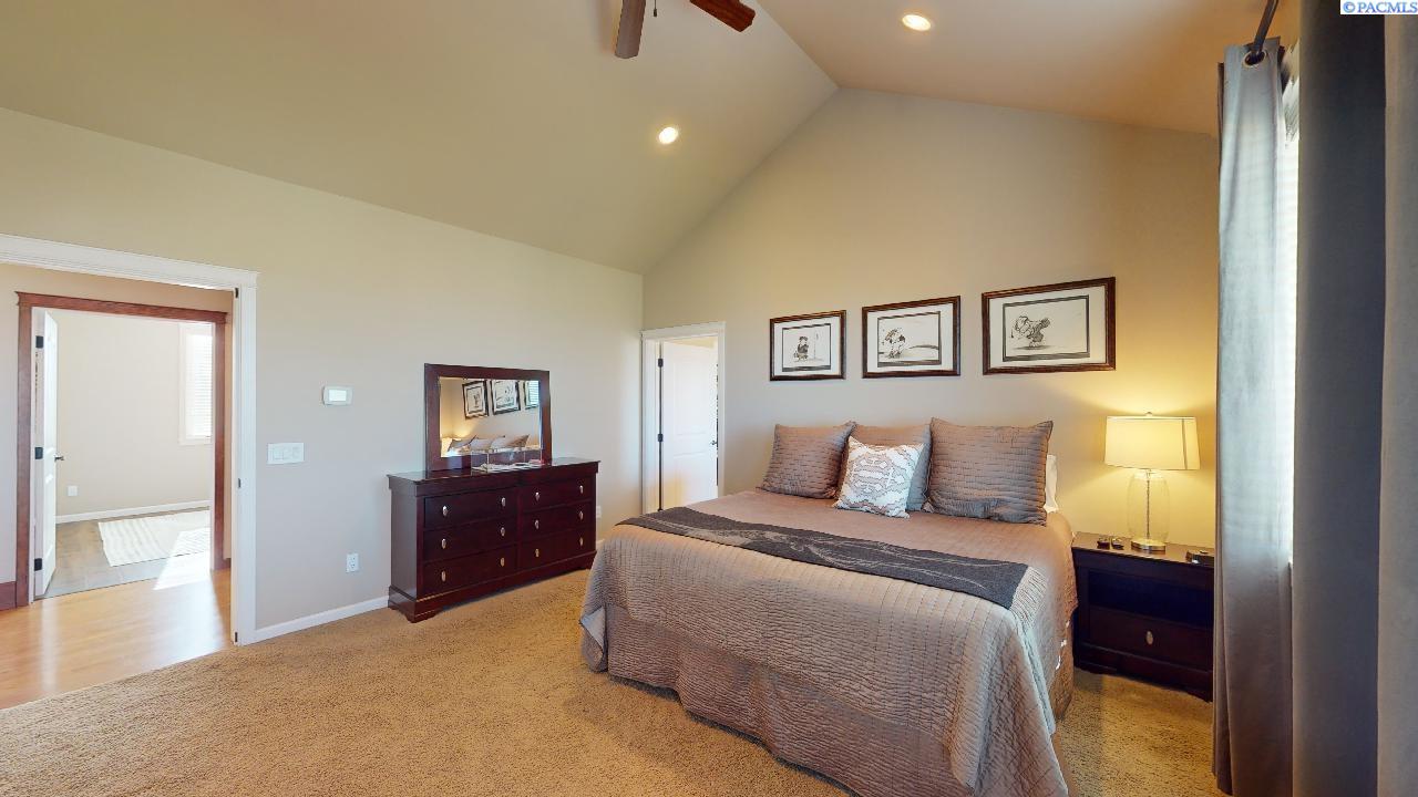 1880 SW Barclay Ridge Drive Unit AMAZING VIEWS