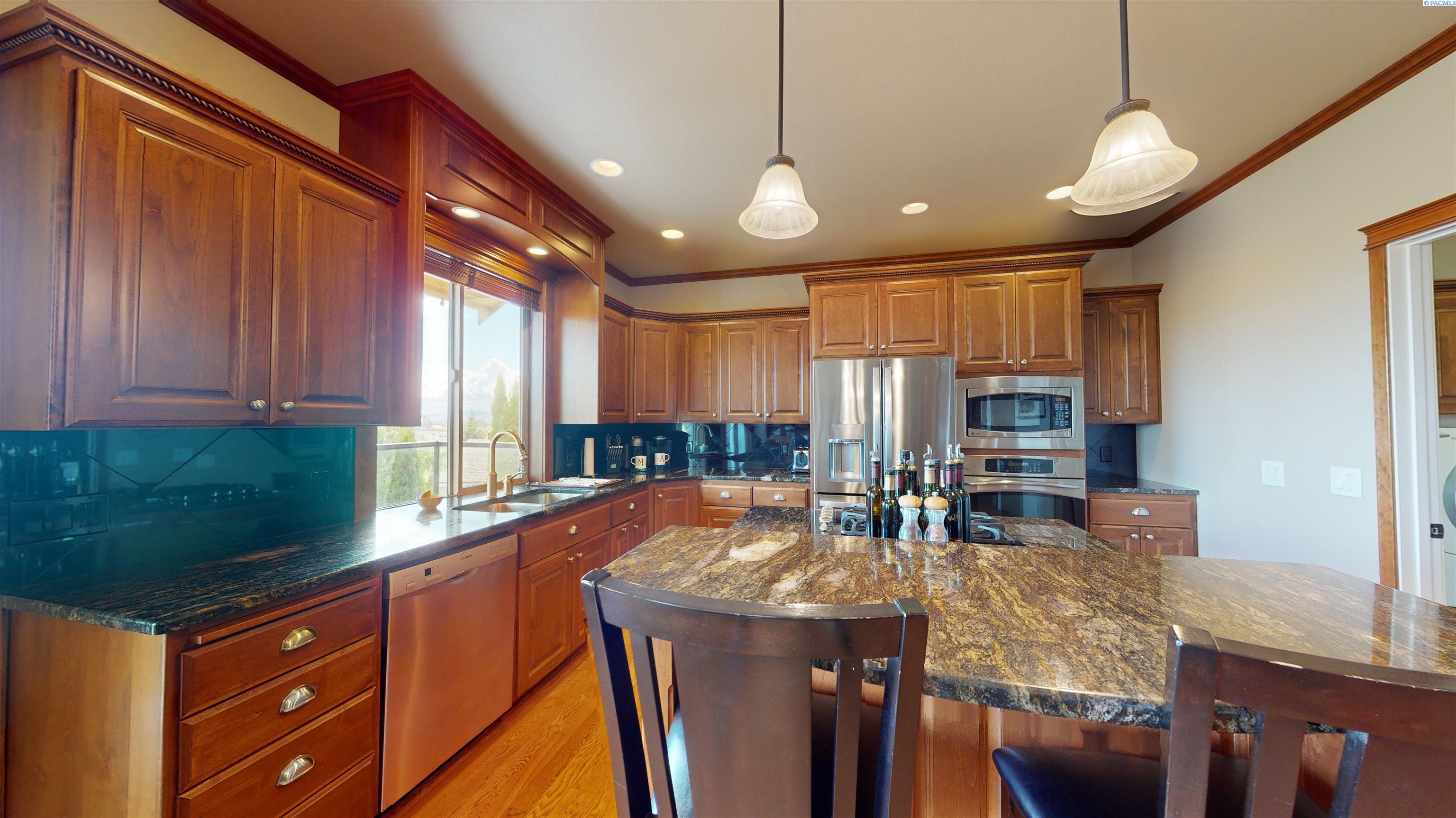 1880 SW Barclay Ridge Drive Unit AMAZING VIEWS