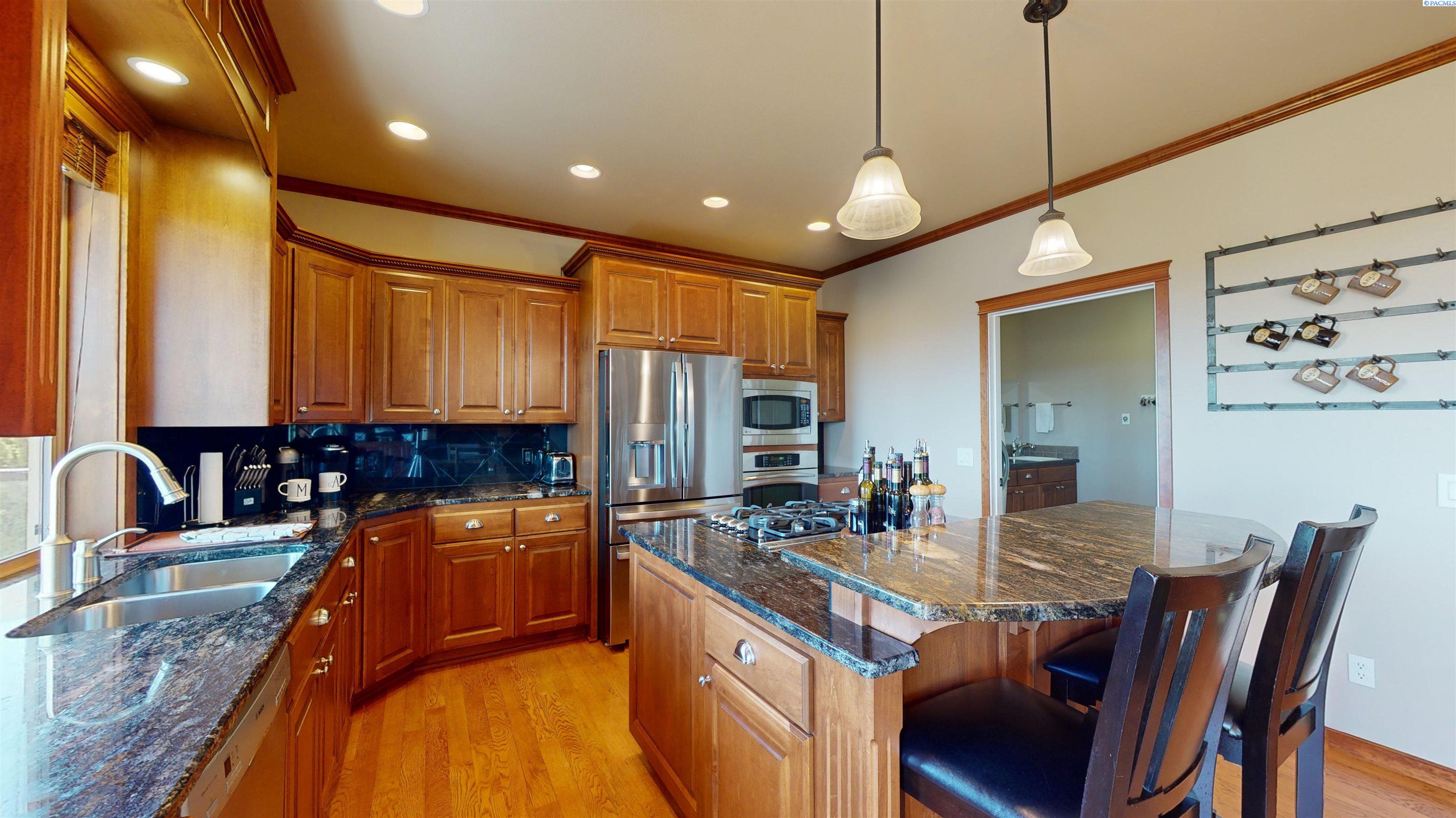 1880 SW Barclay Ridge Drive Unit AMAZING VIEWS