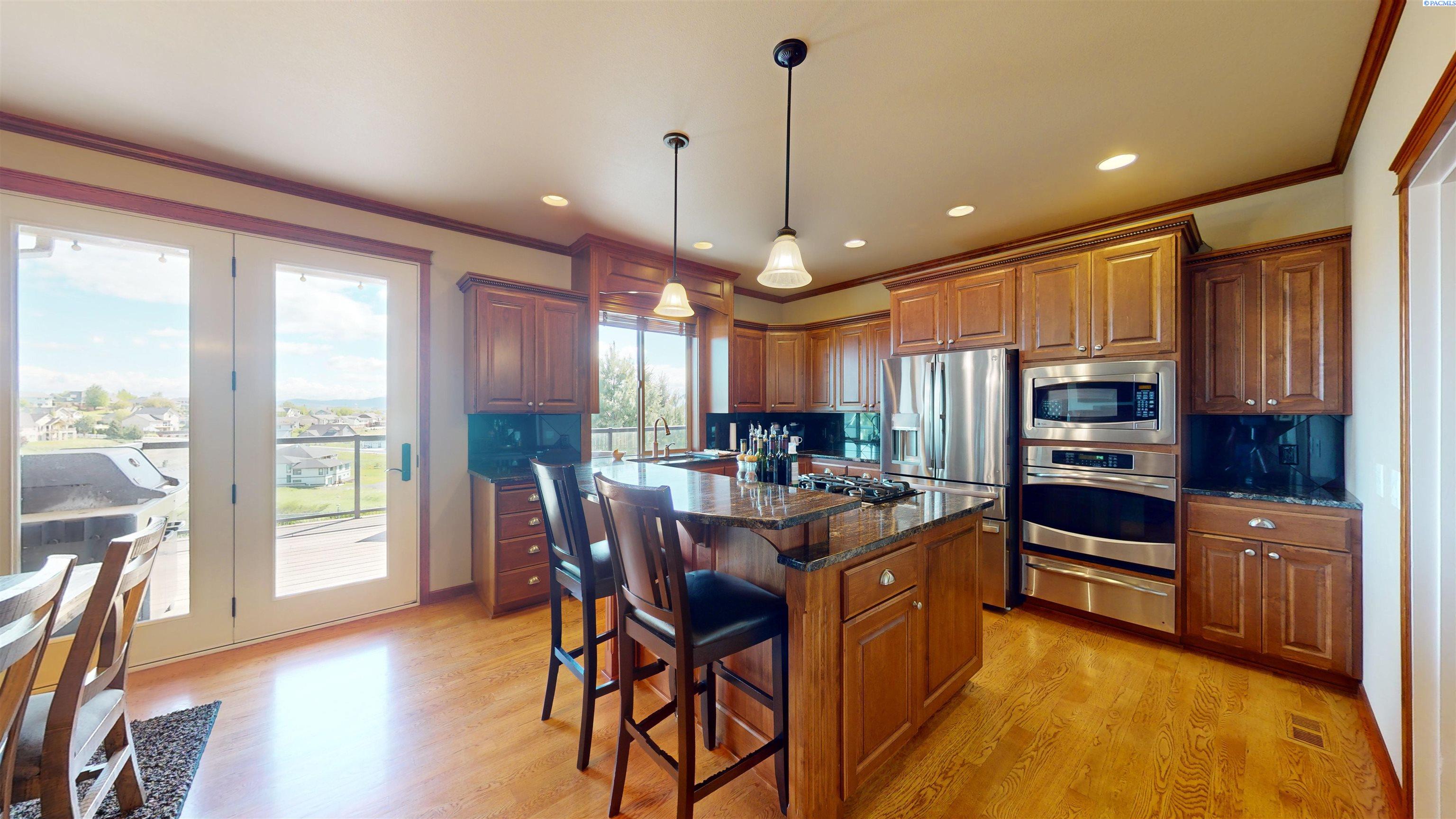1880 SW Barclay Ridge Drive Unit AMAZING VIEWS