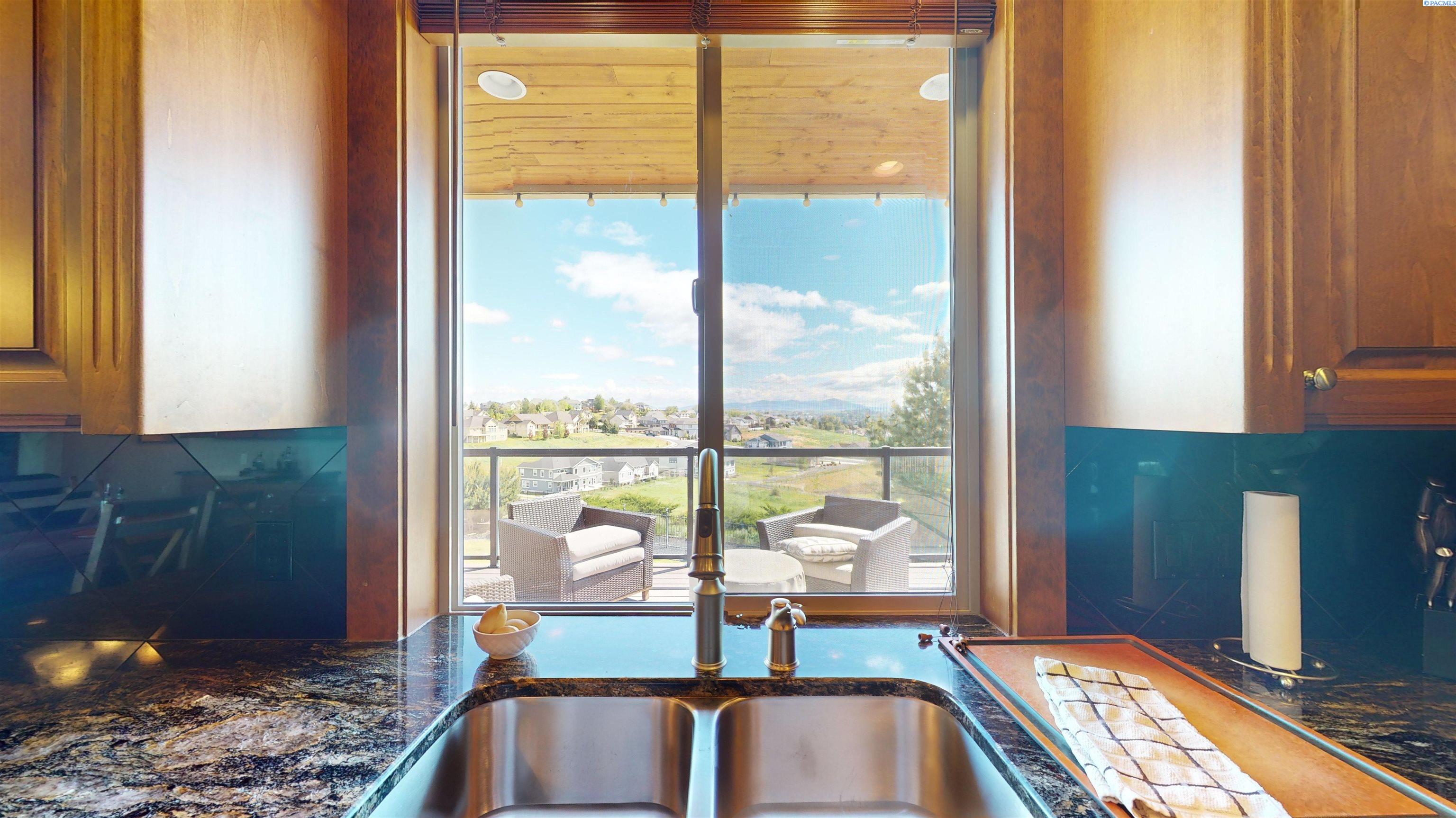 1880 SW Barclay Ridge Drive Unit AMAZING VIEWS