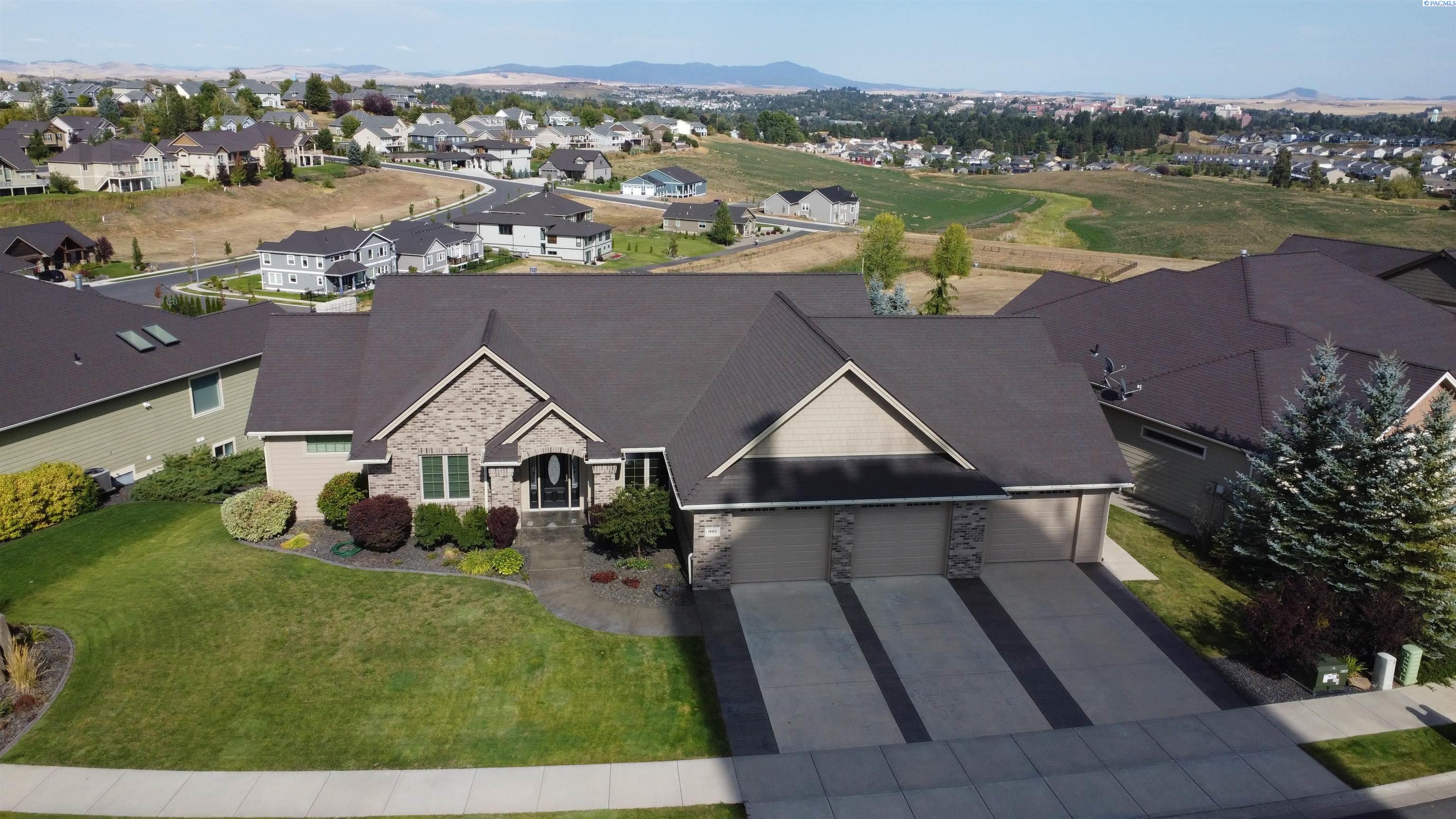 1880 SW Barclay Ridge Drive Unit AMAZING VIEWS