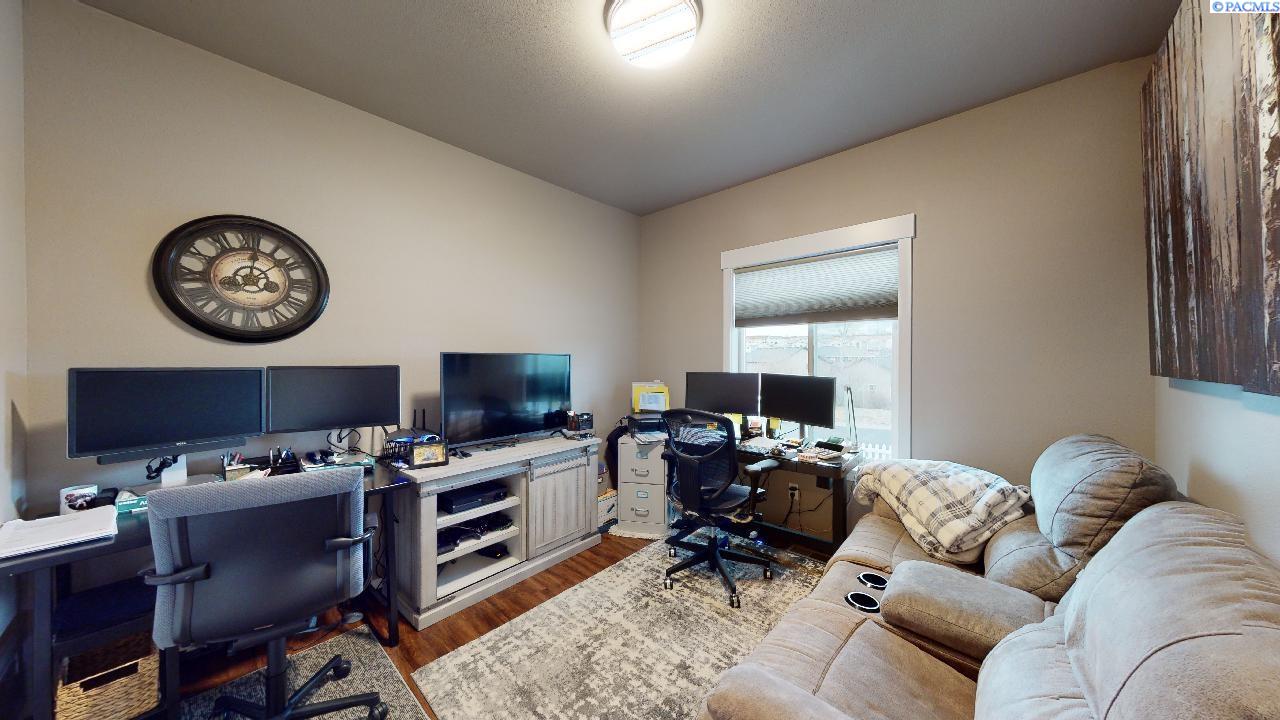 1230 SW Marcia DR