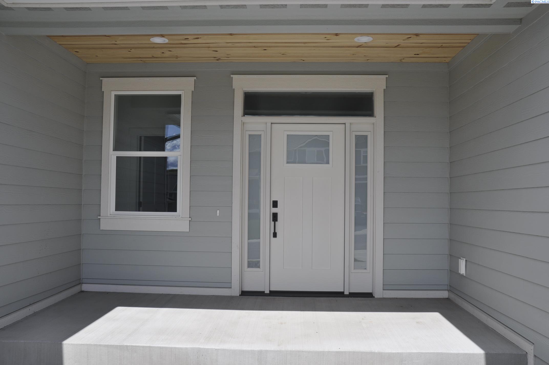 820 SW Iyla Ct. Unit Rancher w/Daylight Basement