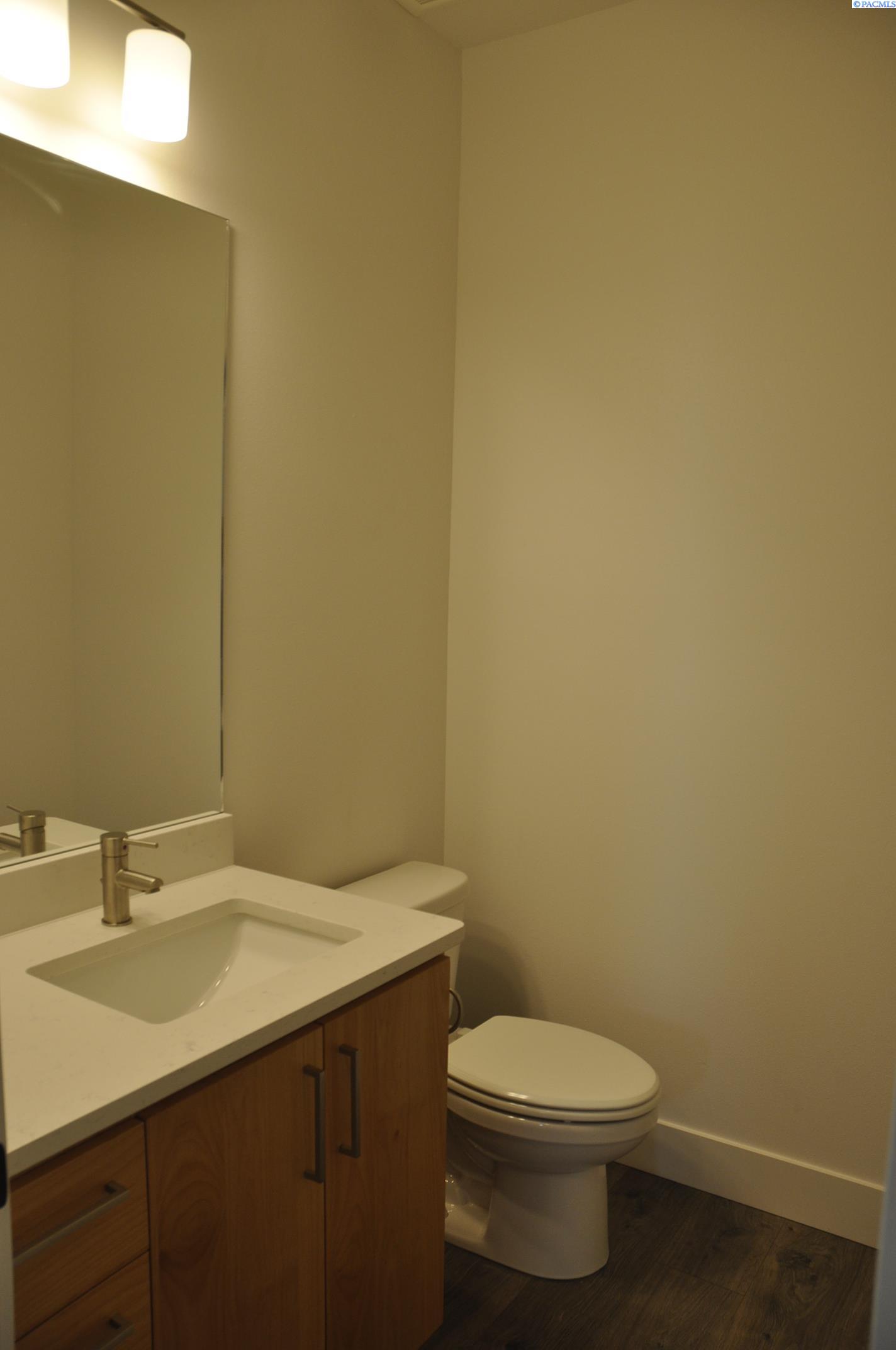 820 SW Iyla Ct. Unit Rancher w/Daylight Basement