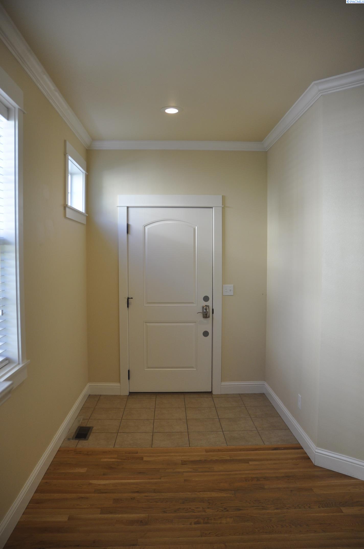 647 SW Center Street