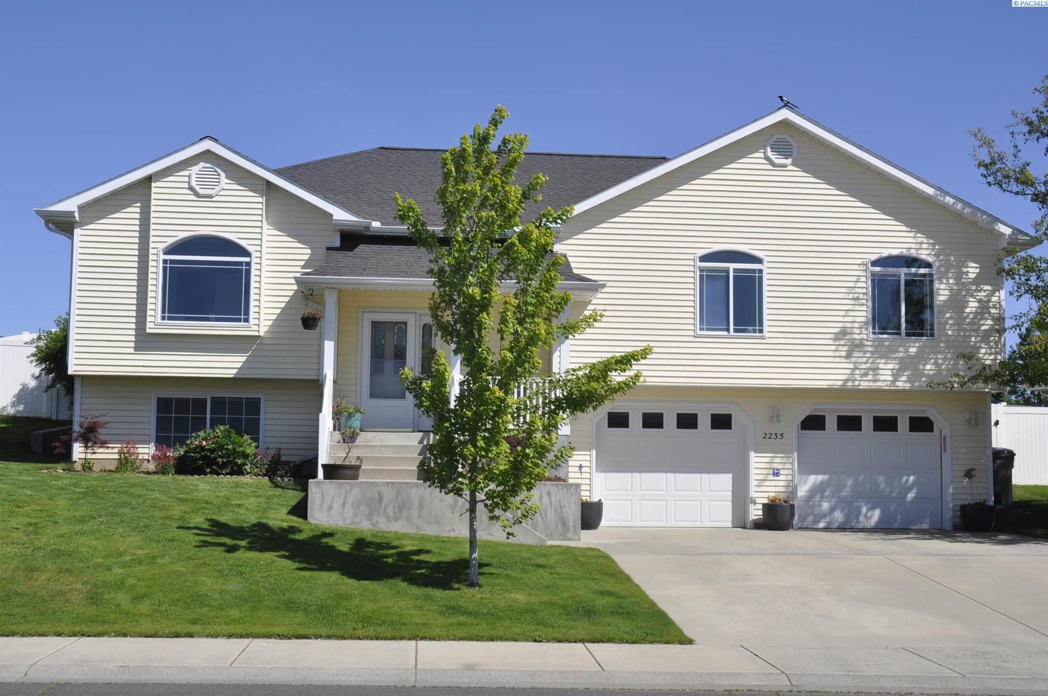 2235 NW Ridgeline Drive